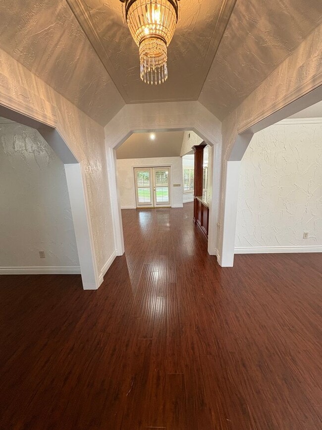 Building Photo - Entertainer delight rental home located in ''The Lakes'' subdivision Coming soon *Private Showing...