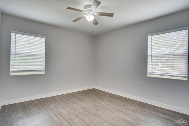 Building Photo - 1004 Kearny Dr