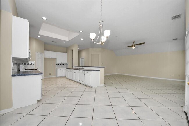 Building Photo - 10214 White Oak Trail Ln