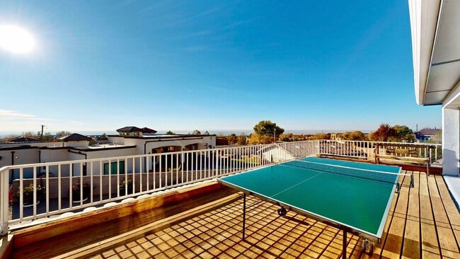 Building Photo - Move in Special Luxury 4 bedroom 4.5 bathr...