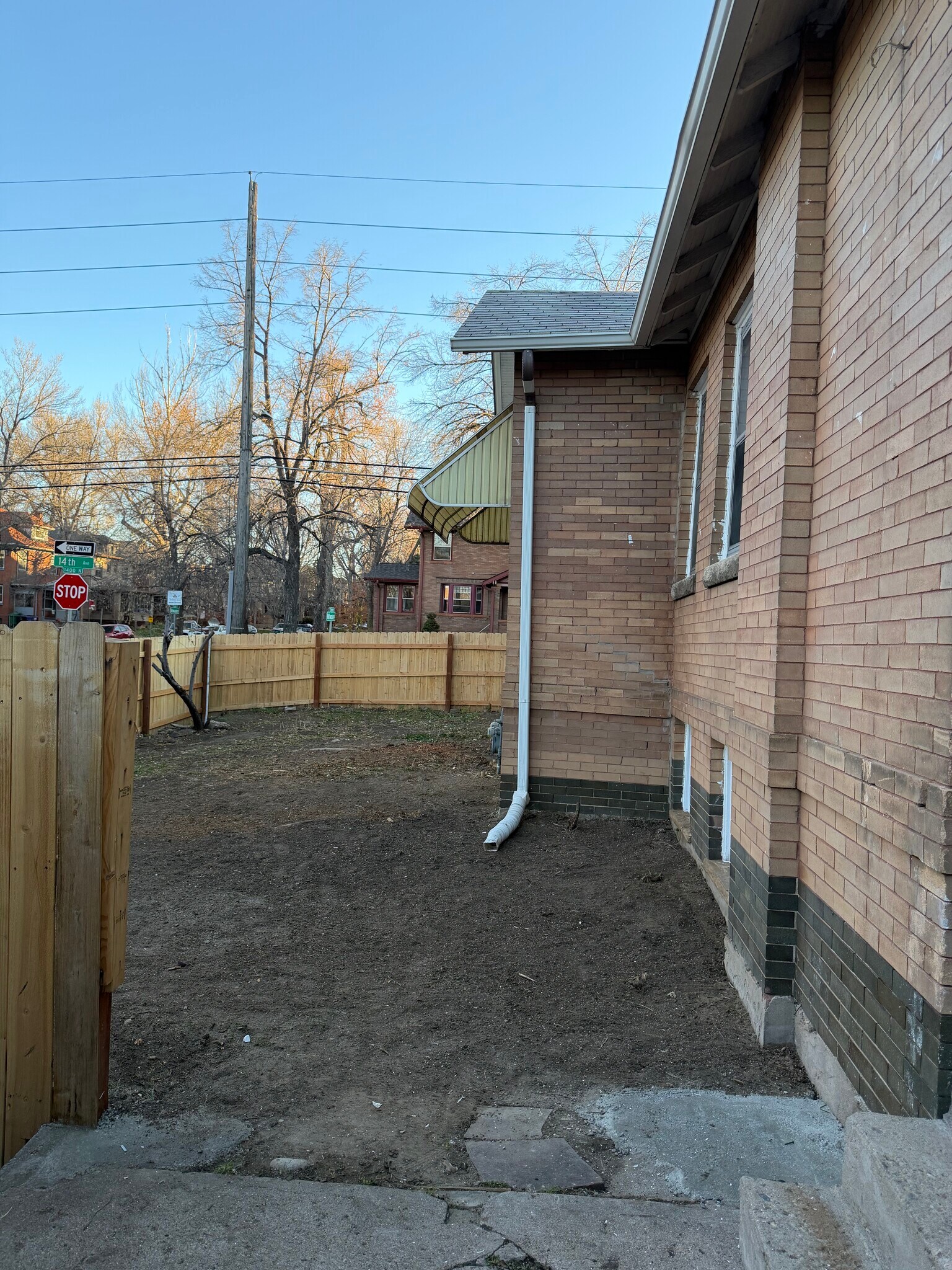 Building Photo - 2933 E 14th Ave