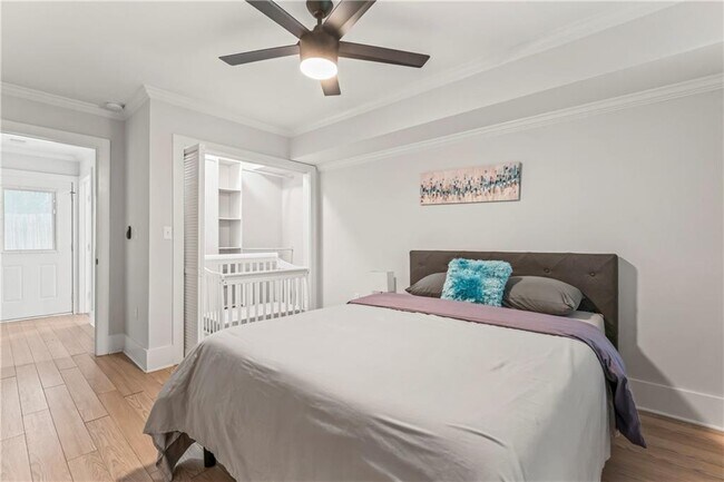 Building Photo - 1129 Graymont Dr SW