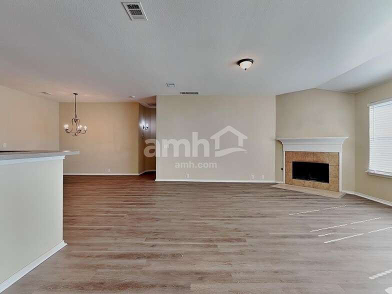 Building Photo - 1216 Mule Deer Dr