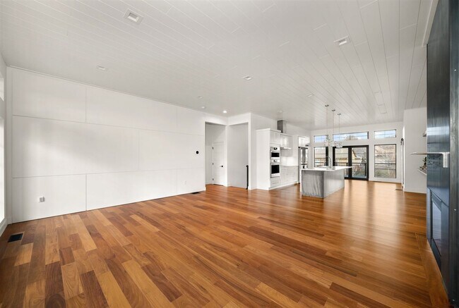 Building Photo - Modern Newly Built 4 Bed, 3 Bath Home!