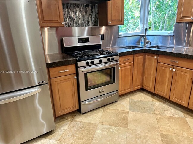 Building Photo - 203 NE 86th St