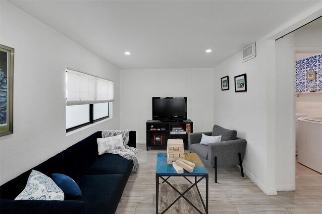 Building Photo - 4731 W Montgomery Ave