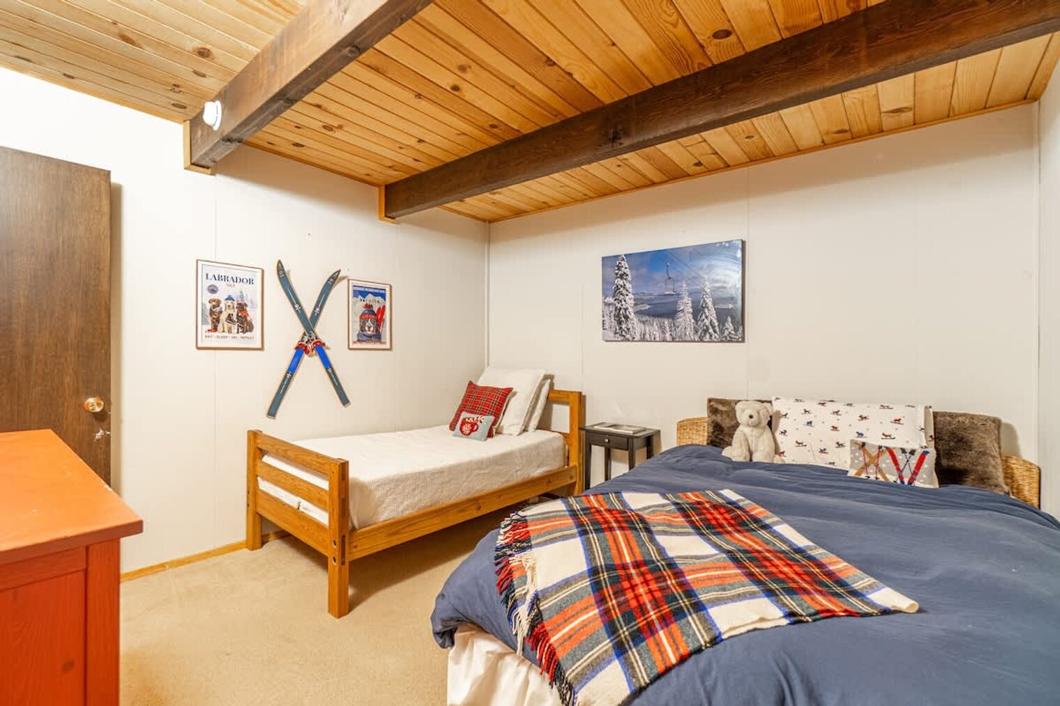 Building Photo - 300 Tomahawk Ave