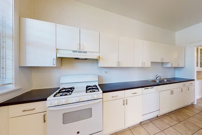 Floorplan - 5218-5220 S. Kimbark Avenue