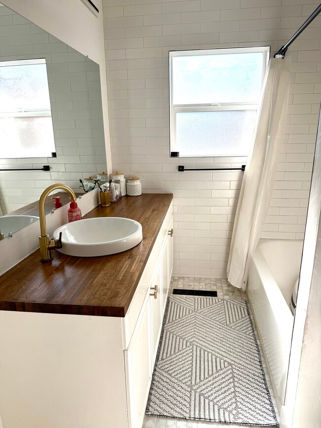 Building Photo - 1316 N 300 W