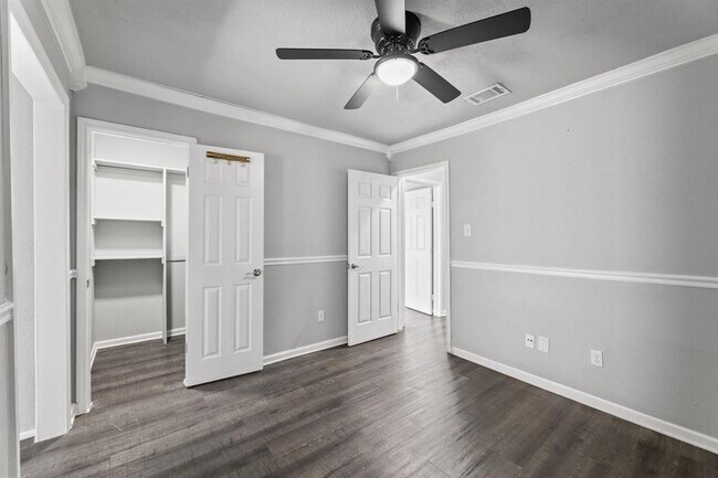 Building Photo - 1606 Old Tract Rd