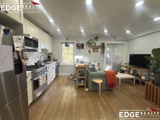 Building Photo - 14 Lopez Ave