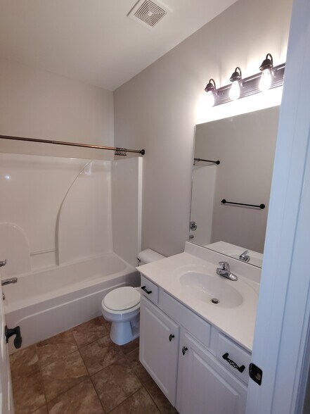 Building Photo - 110 Ruland Cir