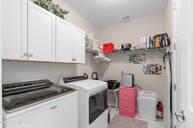 Building Photo - 547 Marquesa Cir
