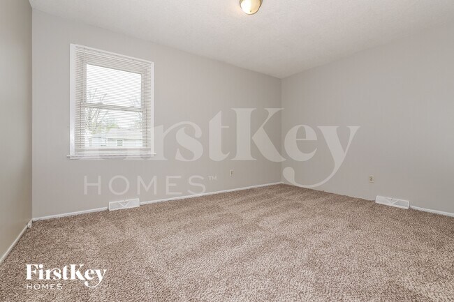 Building Photo - 19304 E 7th St N