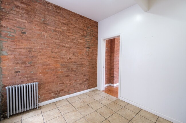 Building Photo - 744 9th Ave