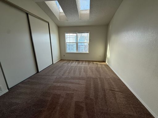 Building Photo - Beautiful 2-Bedroom Townhome in Aurora – Available NOW!