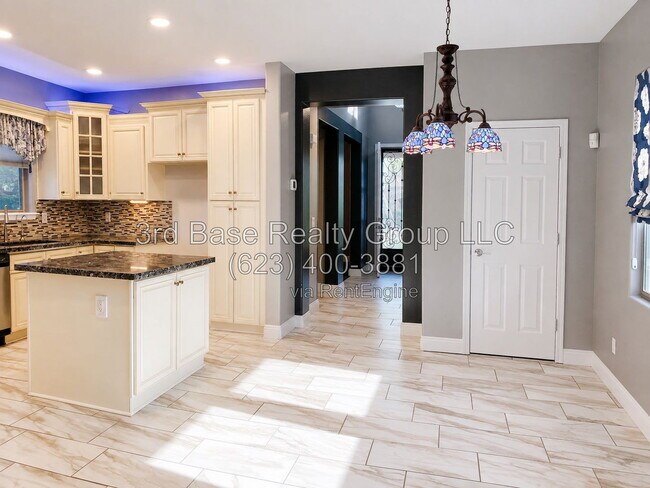 Building Photo - 21088 W Maiden Ln