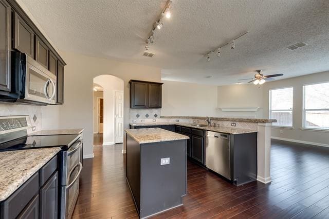 Building Photo - 401 Preston Oaks Dr