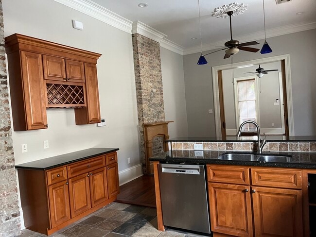 Building Photo - 218 N Alexander St