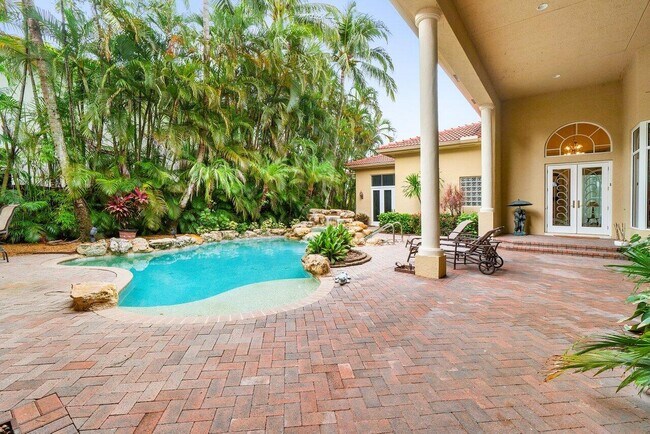 Building Photo - 128 Grand Palm Way