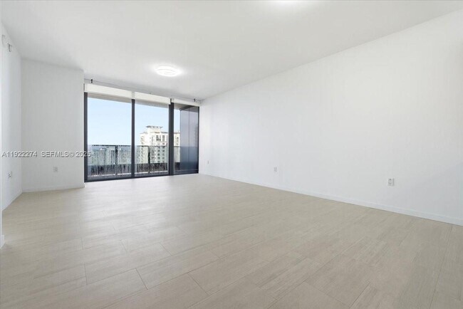 Building Photo - 1000 Brickell Plaza