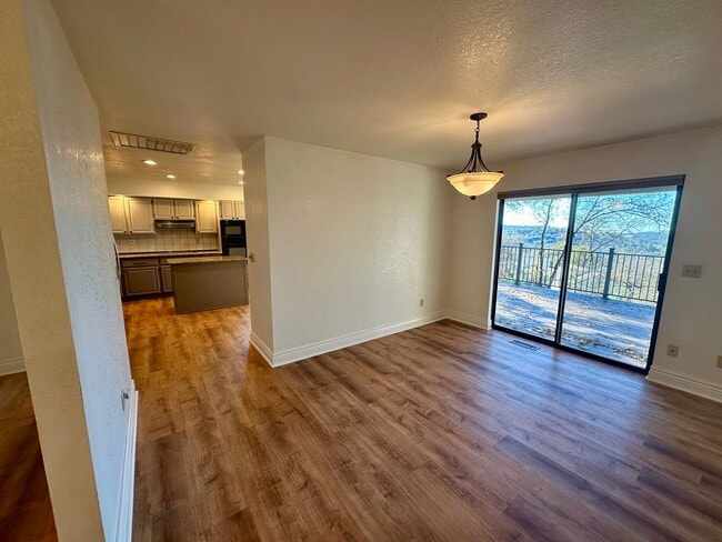 Building Photo - Beautiful 4-Bedroom Home with Stunning Vie...