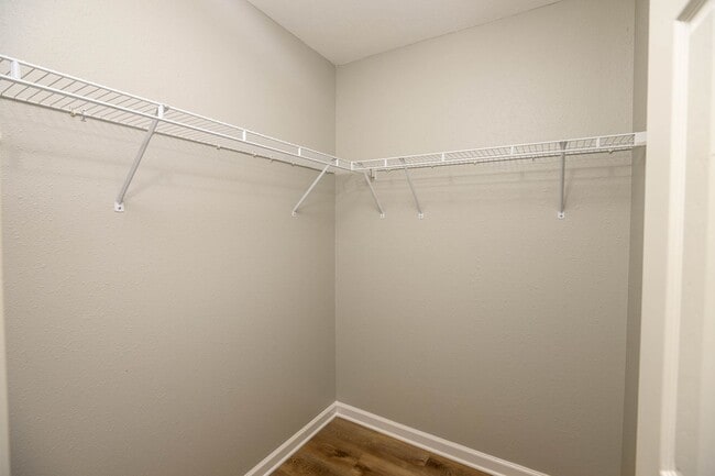 Building Photo - Lee Crossing Neighborhood, Easy access to ...