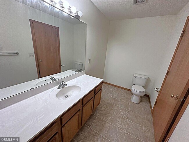 Building Photo - 1902 Aster