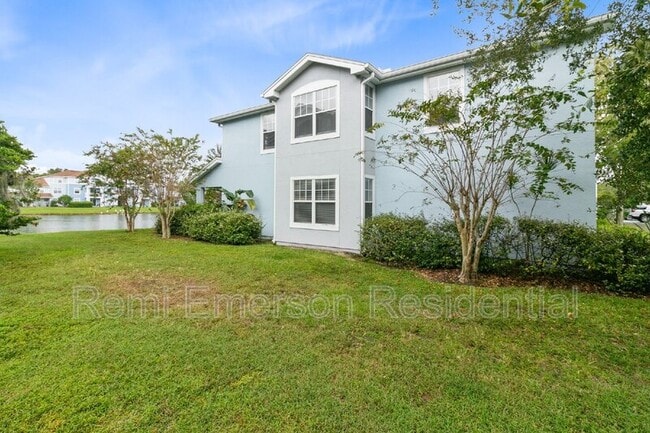 Building Photo - 5800 Lake Pointe Village Cir