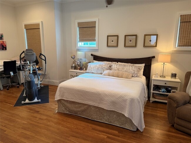 Building Photo - 11 Edge Hill Dr