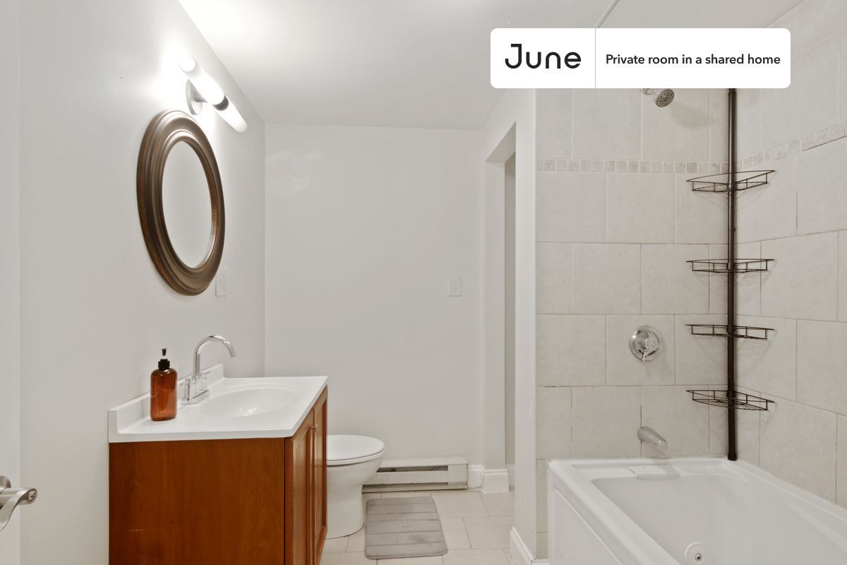 Building Photo - Room in Shared 4 bed/2 bath home in Roxbury