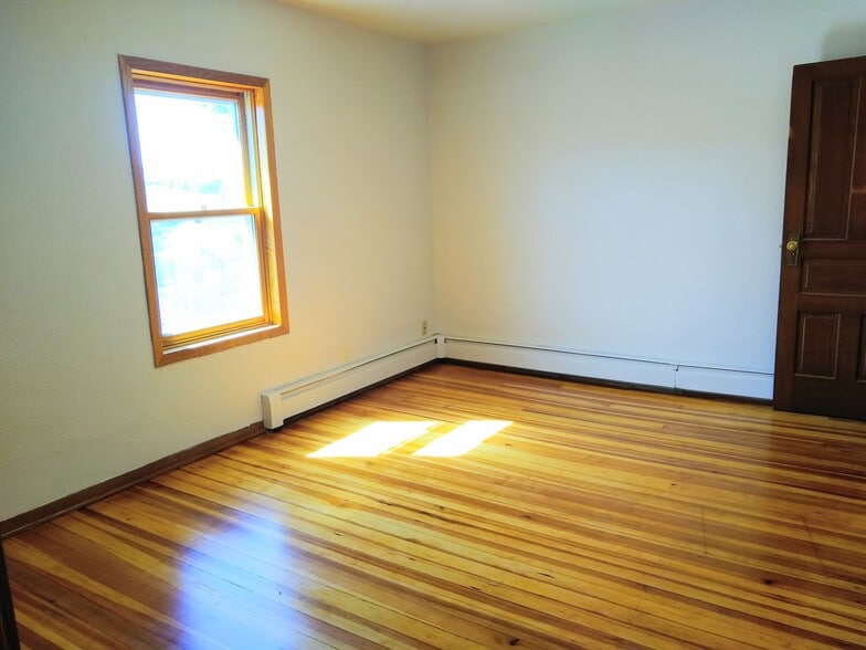 Bedroom 2 - 1050 Cedar St