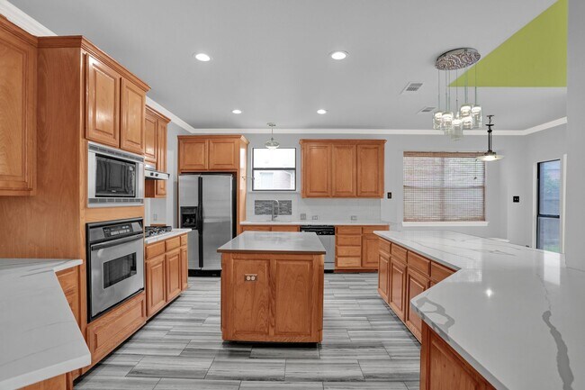 Building Photo - Beautiful Carrollton Home with 4 Bedrooms ...