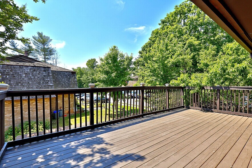 Building Photo - 4912 Herkimer St