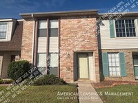 Building Photo - Beautiful 2/2.5 Townhome in the Acclaimed ...