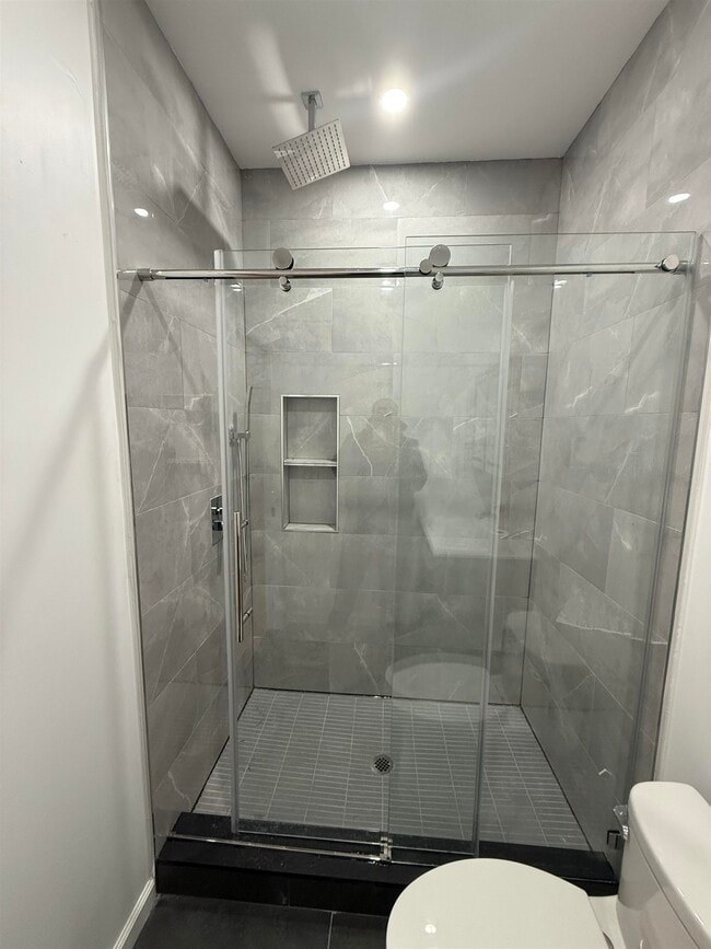 Building Photo - 23 E 44th St