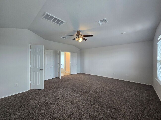 Building Photo - PRICE REDUCTION - AVAILABLE NOW!