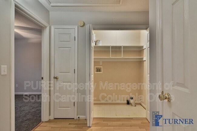 Building Photo - 801 Laurel Hill Ln