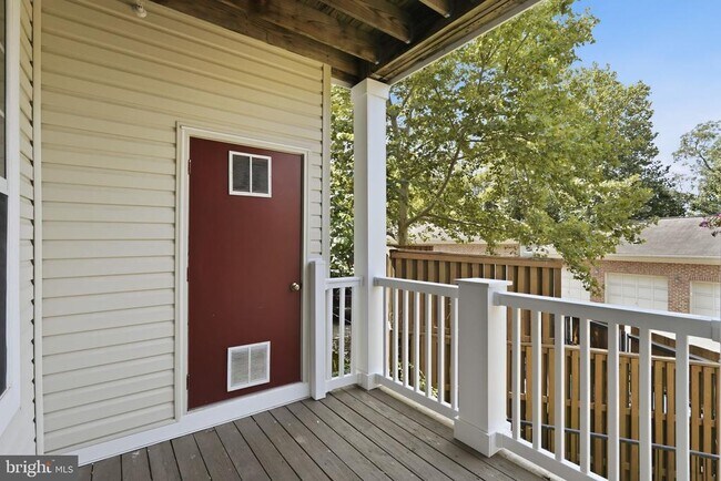 Building Photo - 6495 Tayack Pl