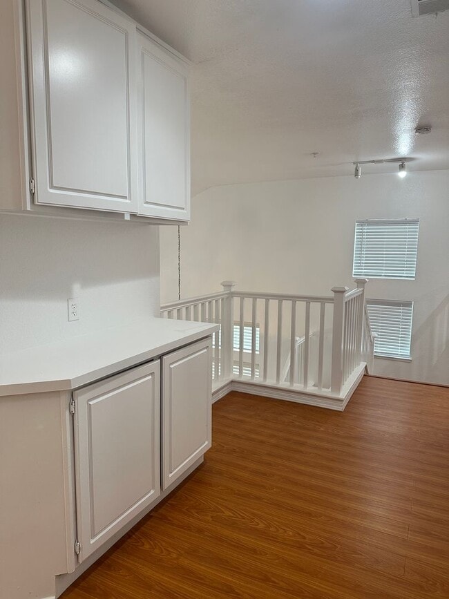 Building Photo - Stunning 3 Bed 3 Bath Duplex in Placentia with Open Floor Plan and Vaulted Ceilings.