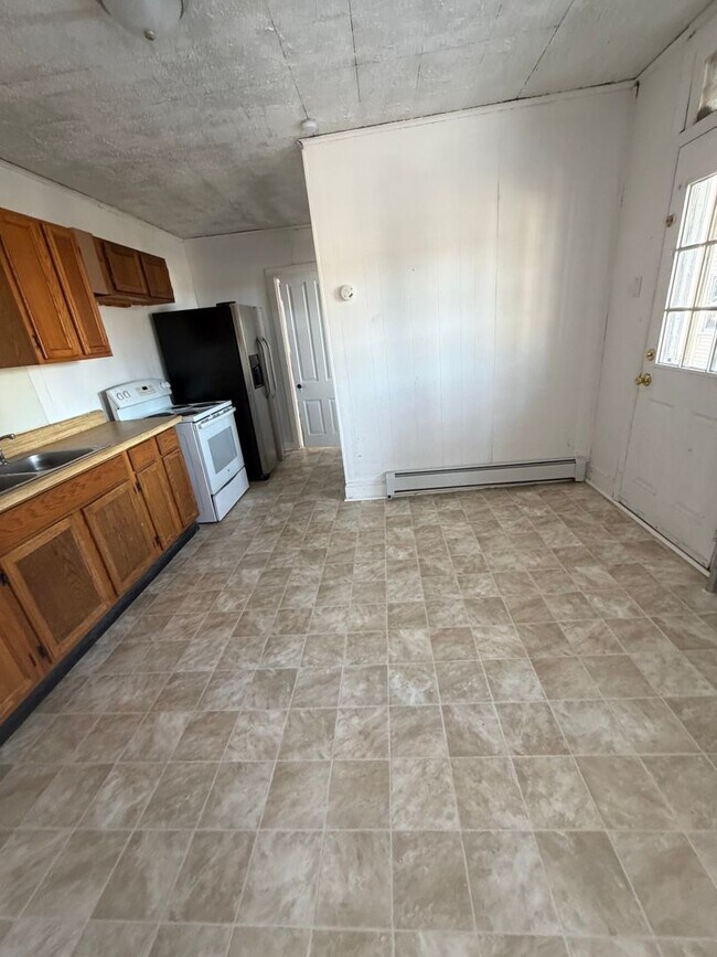 Building Photo - 49 S Front St