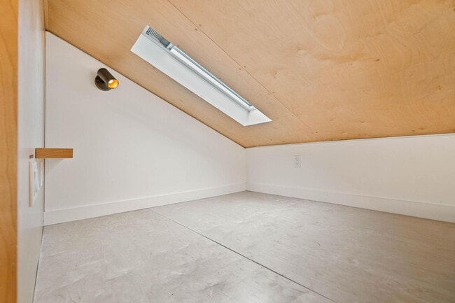Building Photo - Beautiful, modern 4-bdrm/2-bath home in Concordia—Private, urban sanctuary w/ flex spaces