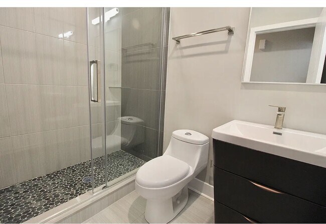 Building Photo - 1642 Cambridge St