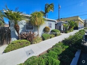 Building Photo - Attractive Apartment Home Surrounded by Ni...