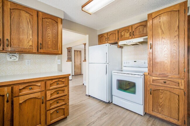 Building Photo - 3 br, 2 bath House - 2514 Kittredge Drive