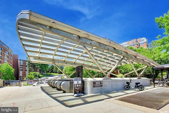 Building Photo - 2501 Calvert St NW
