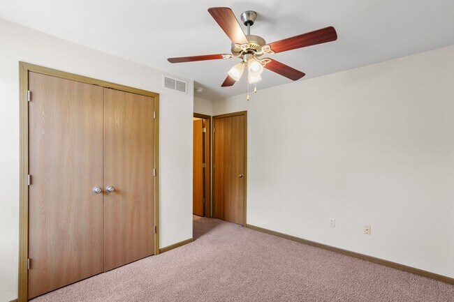 Building Photo - 509-511 Glenstone Dr.