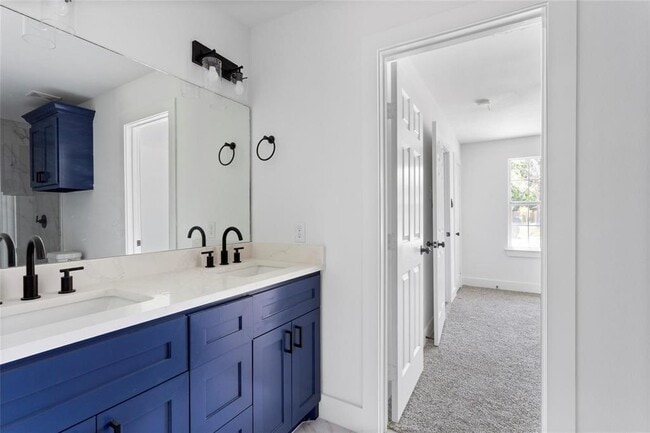 Building Photo - 5811 Northridge Dr