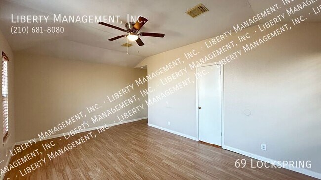 Building Photo - 69 Lockspring-