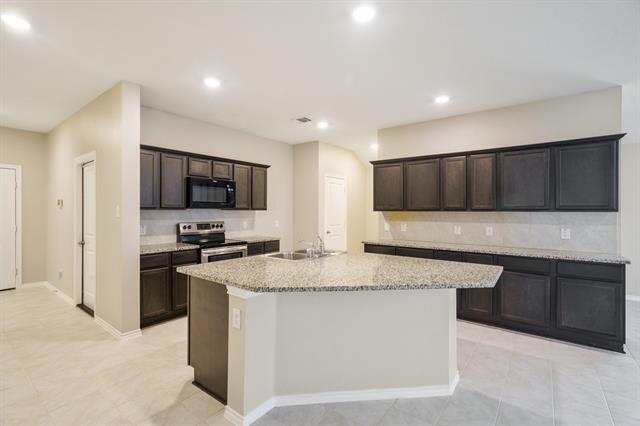 Building Photo - 806 Meadow Wood Ln